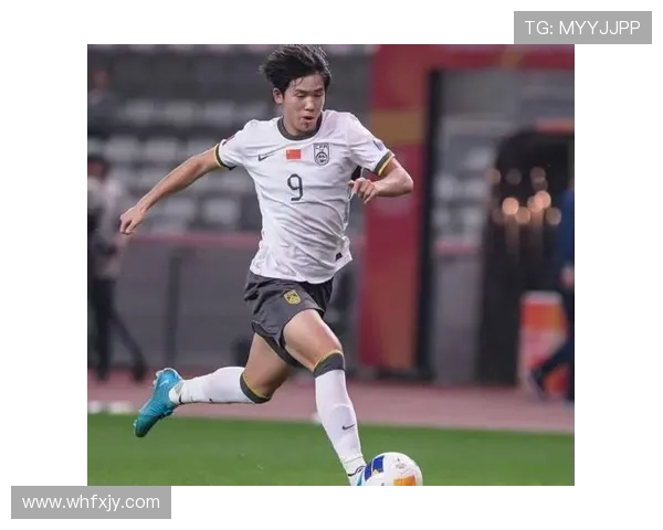 足球明星热议新赛季球员名单背后的故事与期待